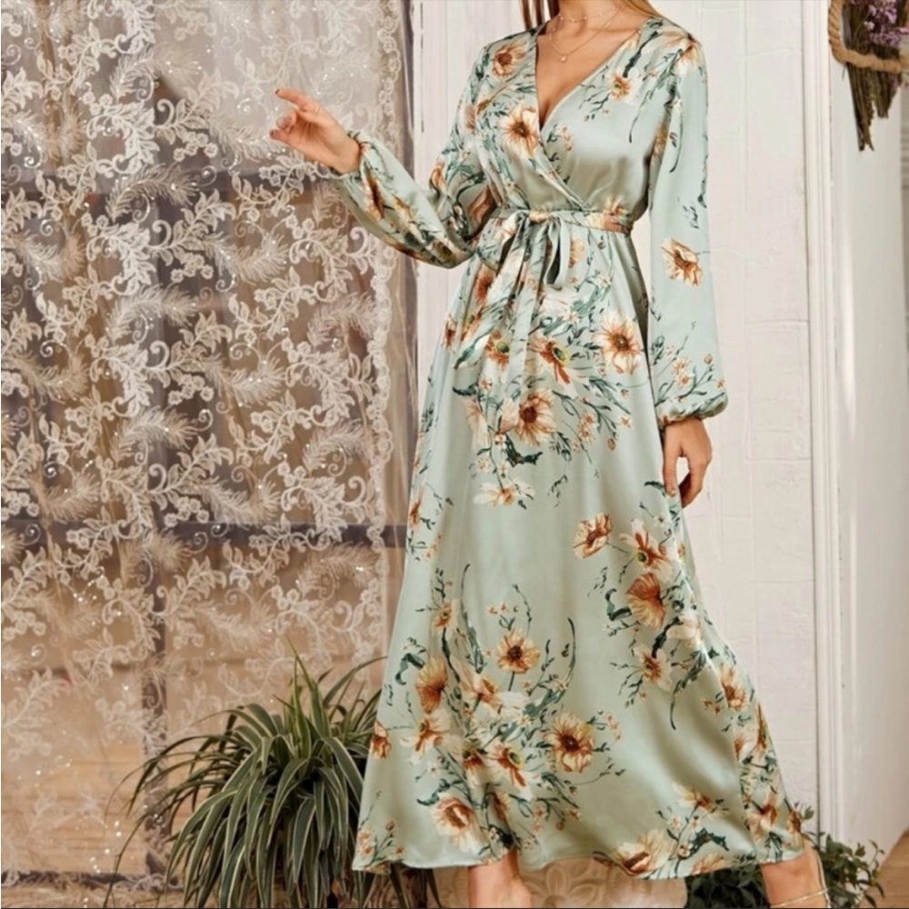 SHEIN Balloon sleeve wrap around NWOT